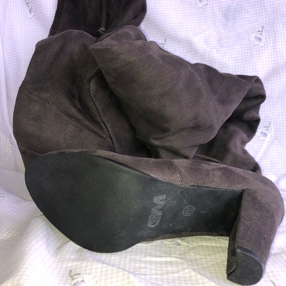 Boots - Picture 2 of 2